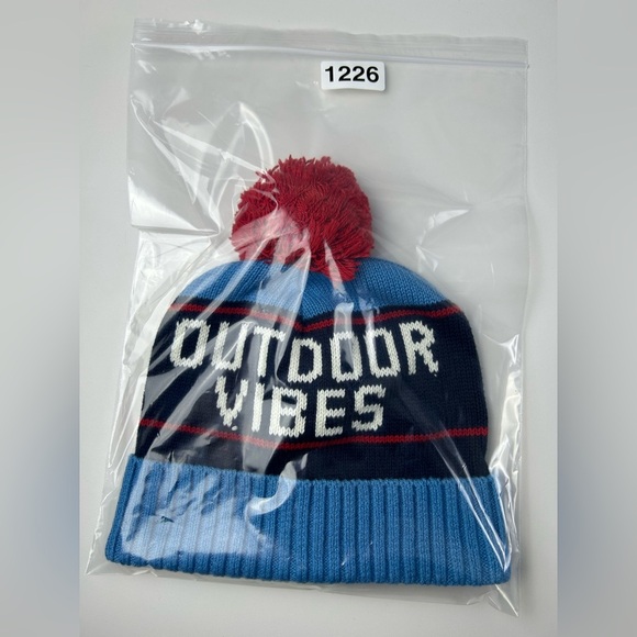 Outdoor Vibes Beanie Pom Pom Knit Hat Blue Navy Red Winter Ski Holiday One Size - Picture 10 of 10